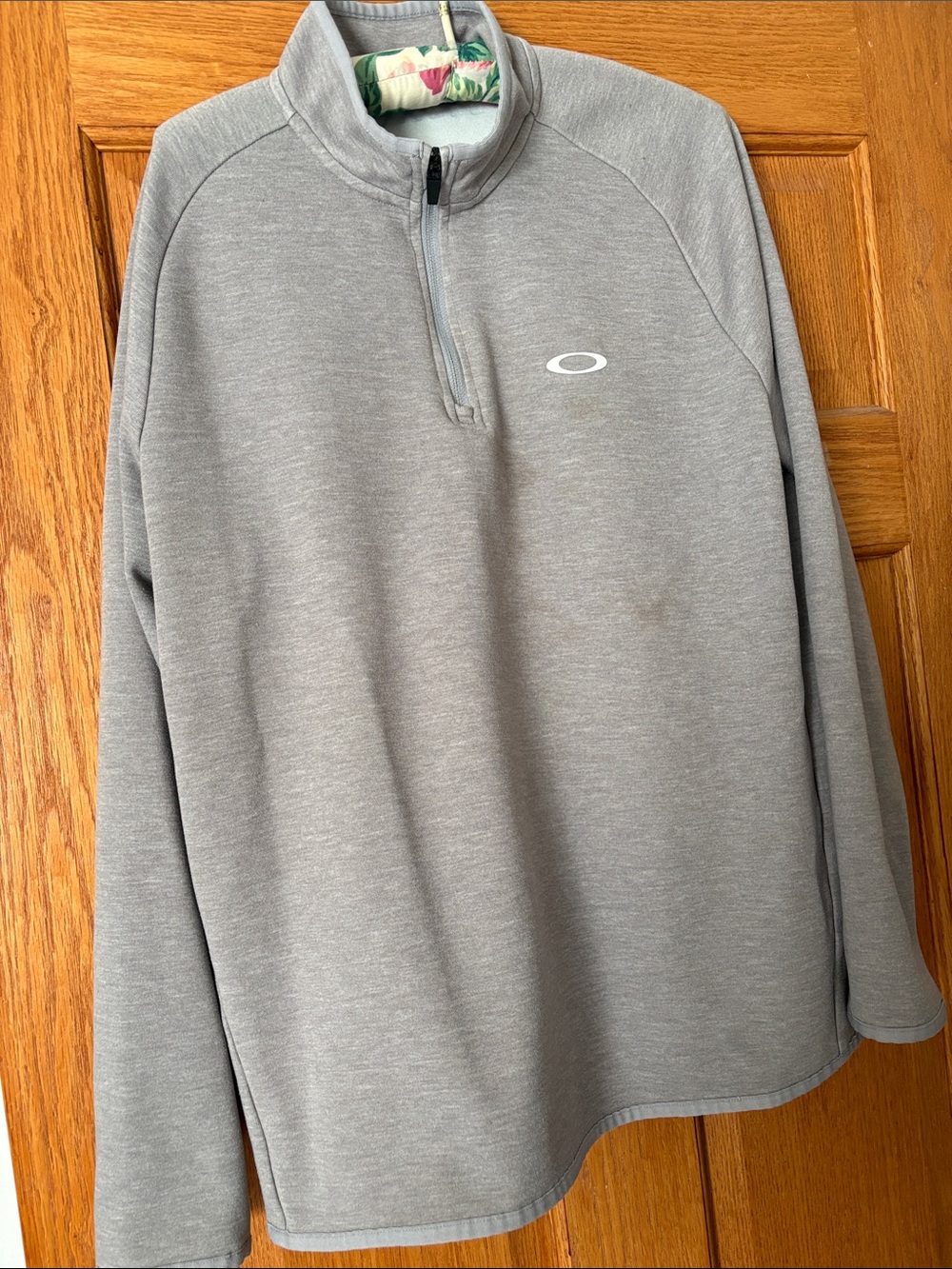 Oakley Light Gray 1/4 Zip Pullover